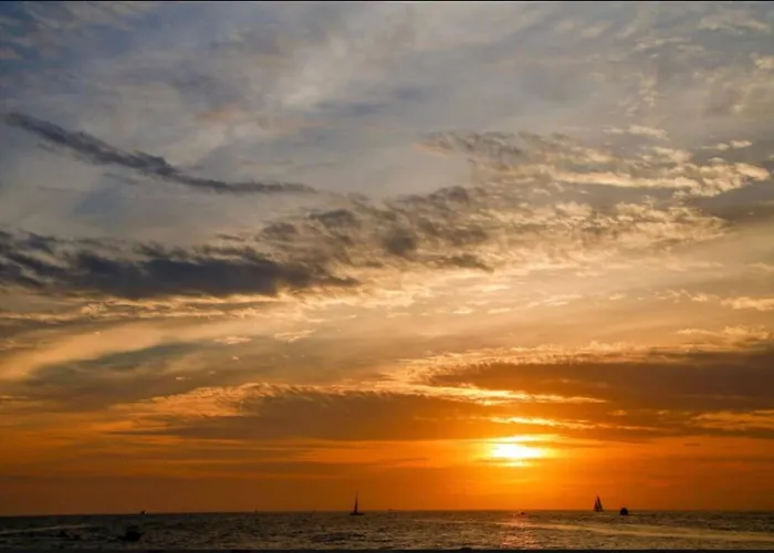 Ocean View, 2 Infinity Pools, Pedregal, Walkable *